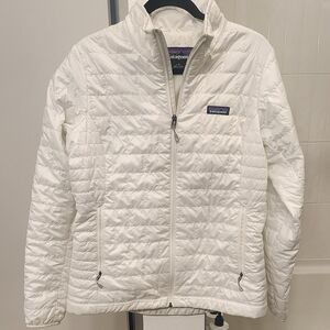 Patagonia White Puffer Jacket with Quilted Design